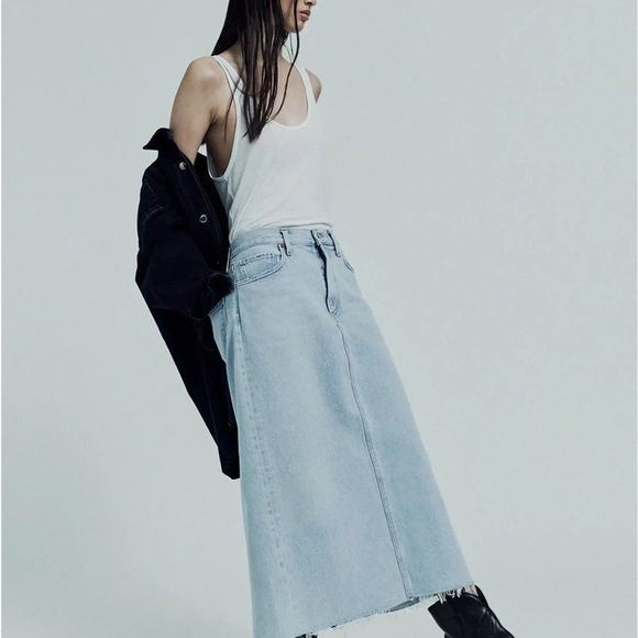 Agolde - Della Jean Skirt
Waist 15.5”
Length 39” - Picture 1 of 6